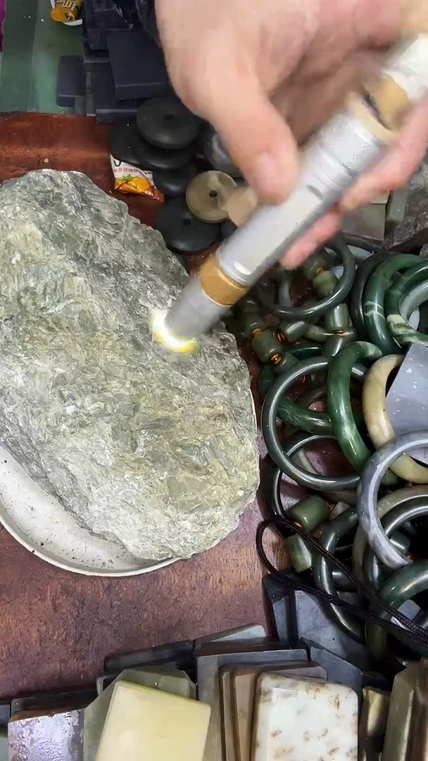 未镶嵌和田玉珠宝半成品1