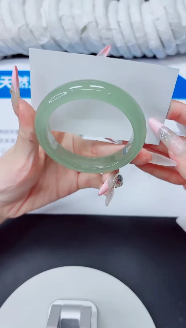 石英质玉手镯未镶嵌323/58.4