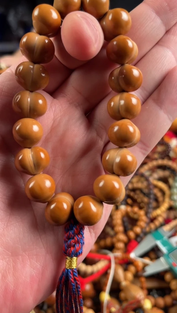 吊坠猴头核桃王胖子文玩工作室屁桃16+