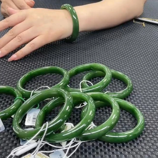 【老郑家】和田玉手镯一支 (多样性发1件)