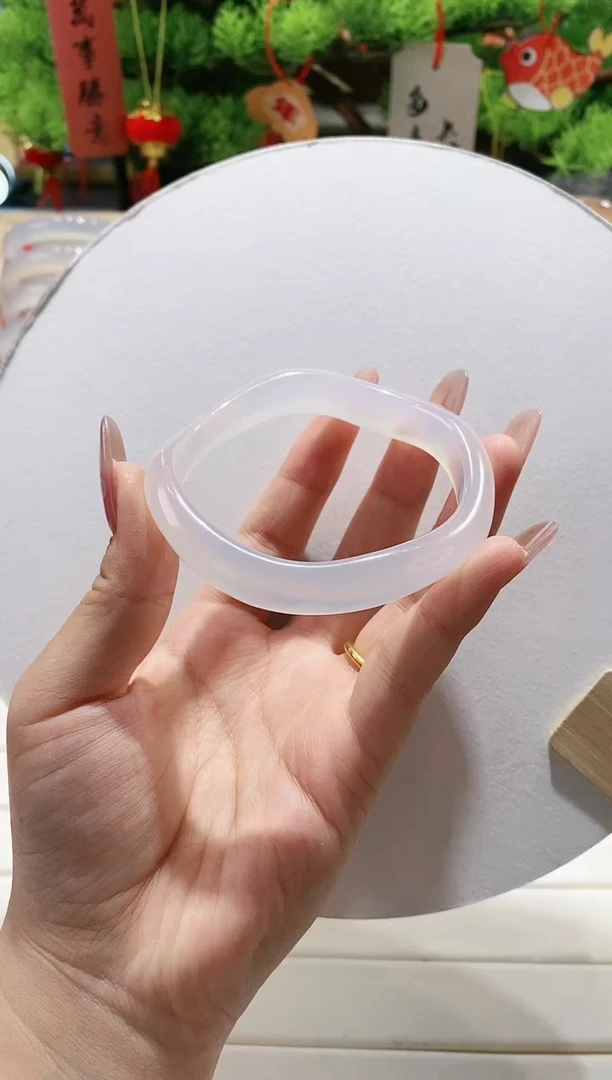 【闪购商品】玛瑙/玉髓手镯未镶嵌18-