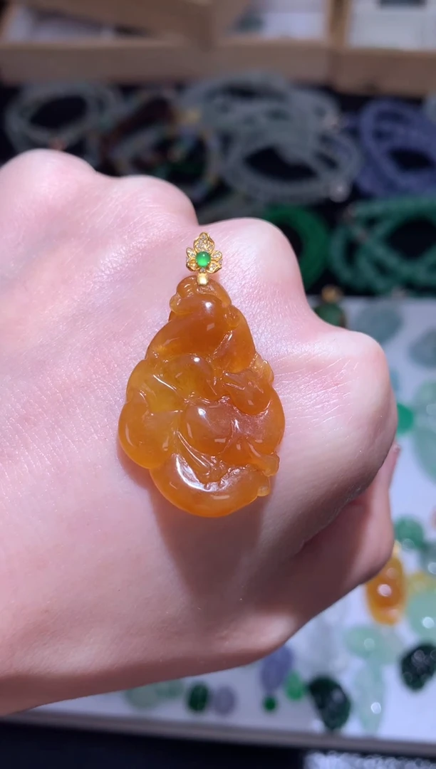 18K金镶嵌定制翡翠48小时鉴赏期
