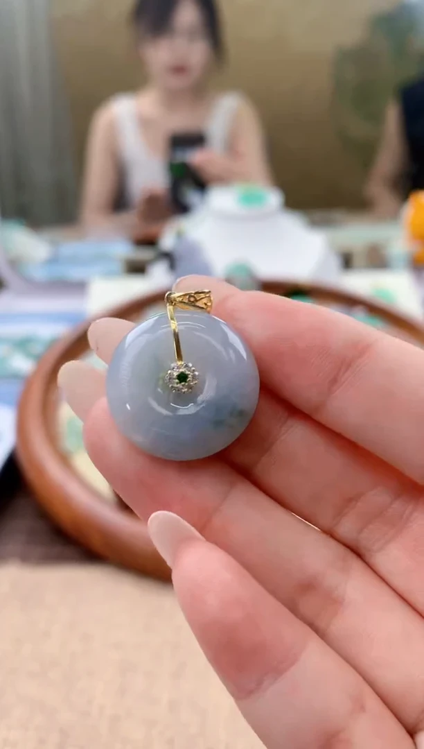 颈饰未镶嵌翡翠天然A货翡翠挂件