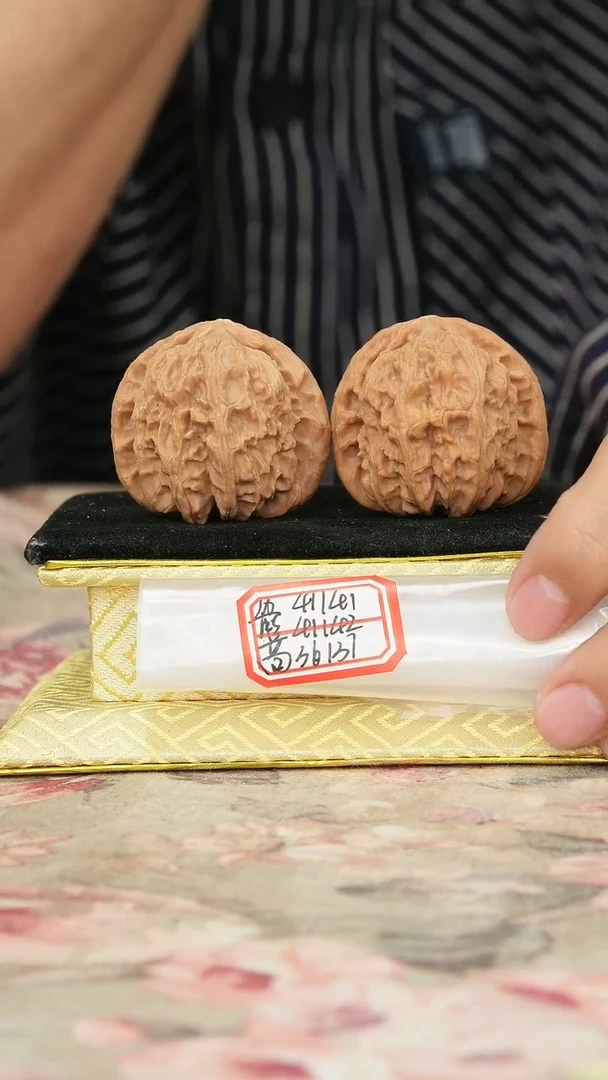 把件文玩核桃白狮子
