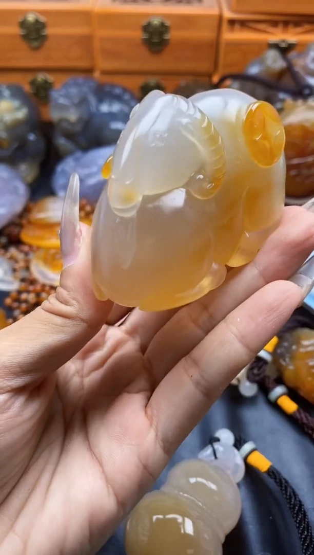 玛瑙/玉髓挂件未镶嵌手**的ll