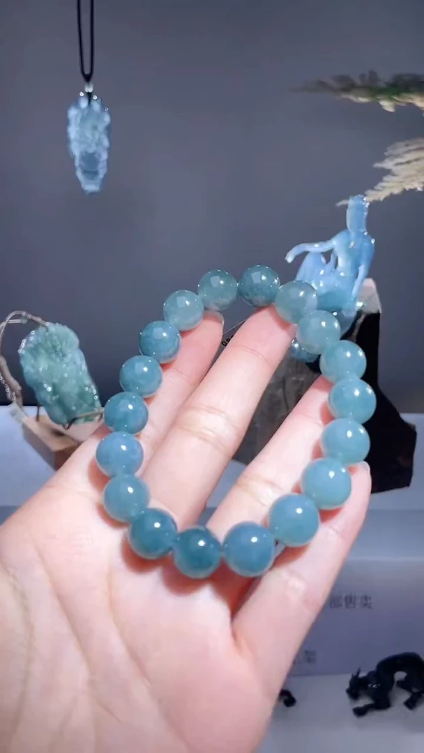 颈饰未镶嵌翡翠手串