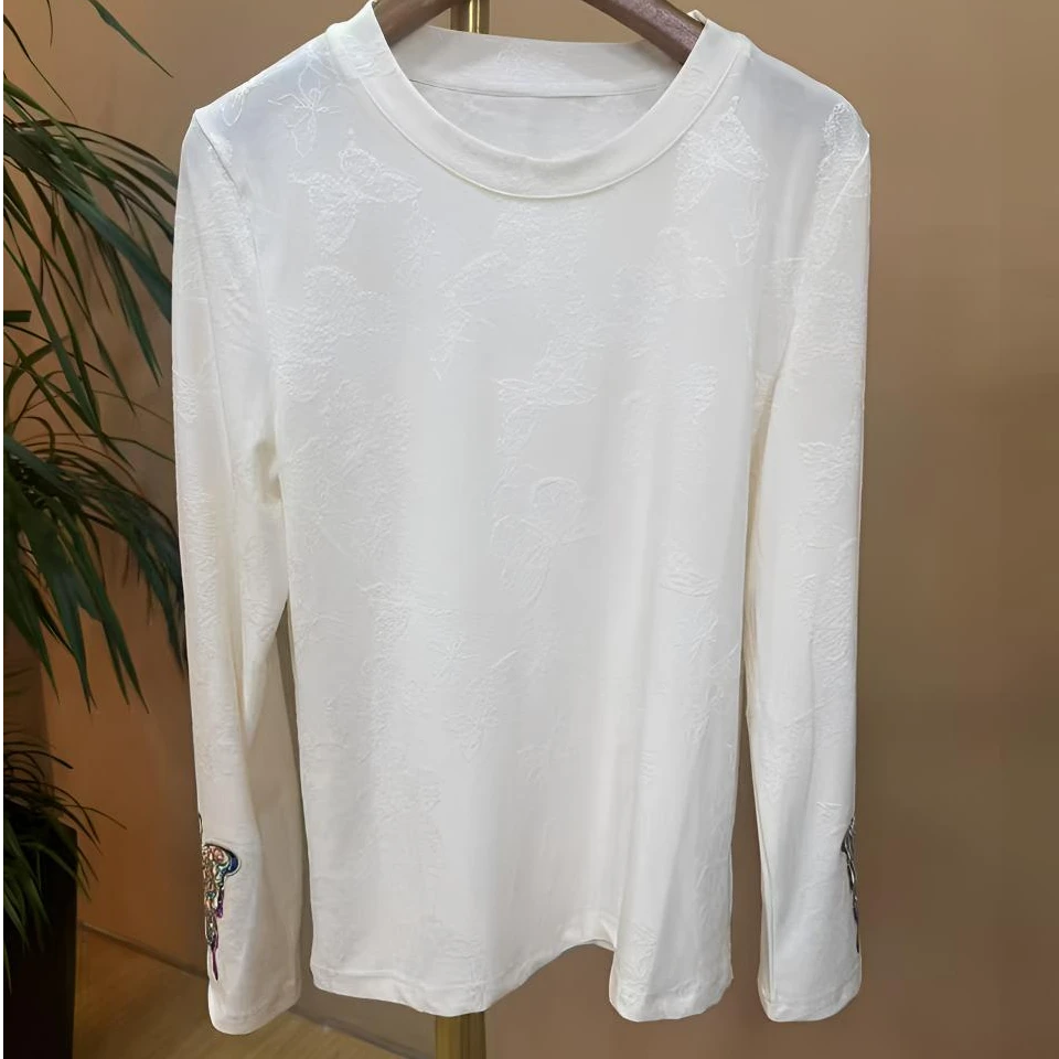 春秋款刺绣彩蝶国风时尚休闲百搭长袖打底衫