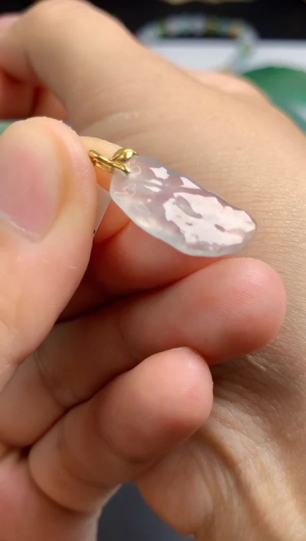 颈饰未镶嵌翡翠