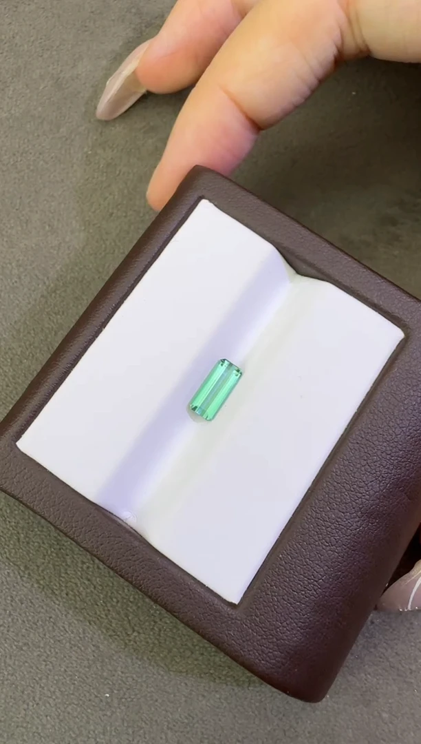 未镶嵌珠宝半成品碧玺0.95ct