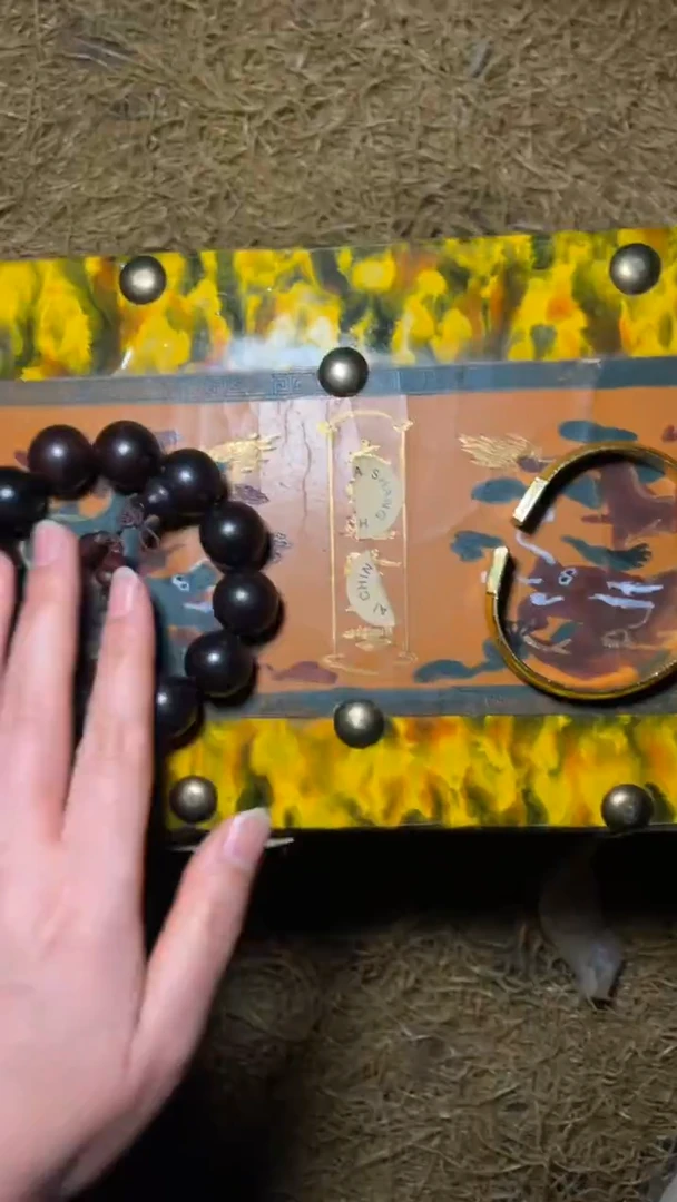 木摆件高端精美黄漆龙盒一件链接