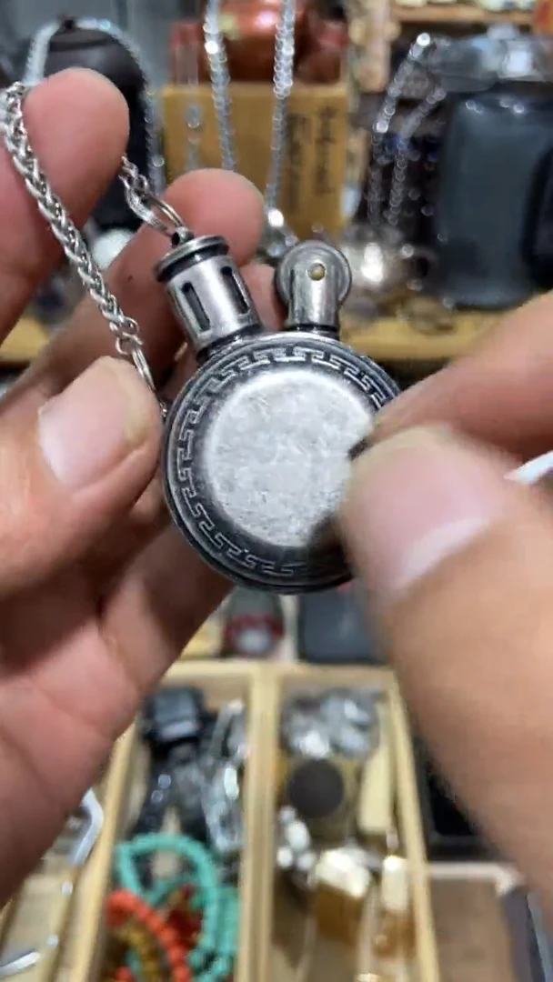 瓷片闪购商品  如图所示