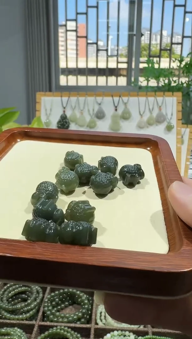 颈饰未镶嵌和田玉小羊吊坠 多样性发1