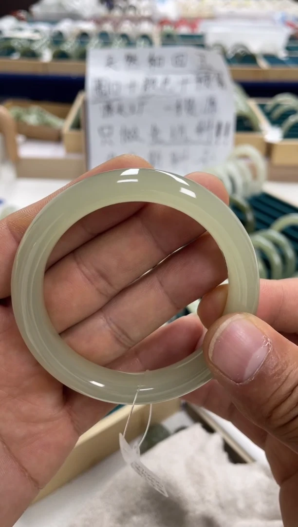 未镶嵌手镯和田玉用****7和田玉手镯 327000