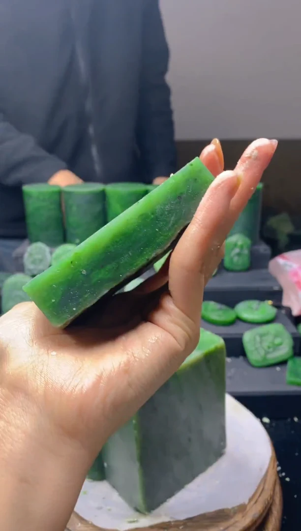 未镶嵌和田玉（碧玉）珠宝半成品1