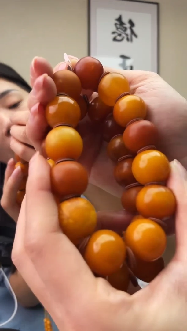 琥珀未镶嵌珠宝奇石T052 19微瑕假一罚十，多样性发一件