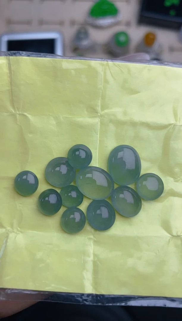 定制翡翠未镶嵌天然翡翠蛋面58