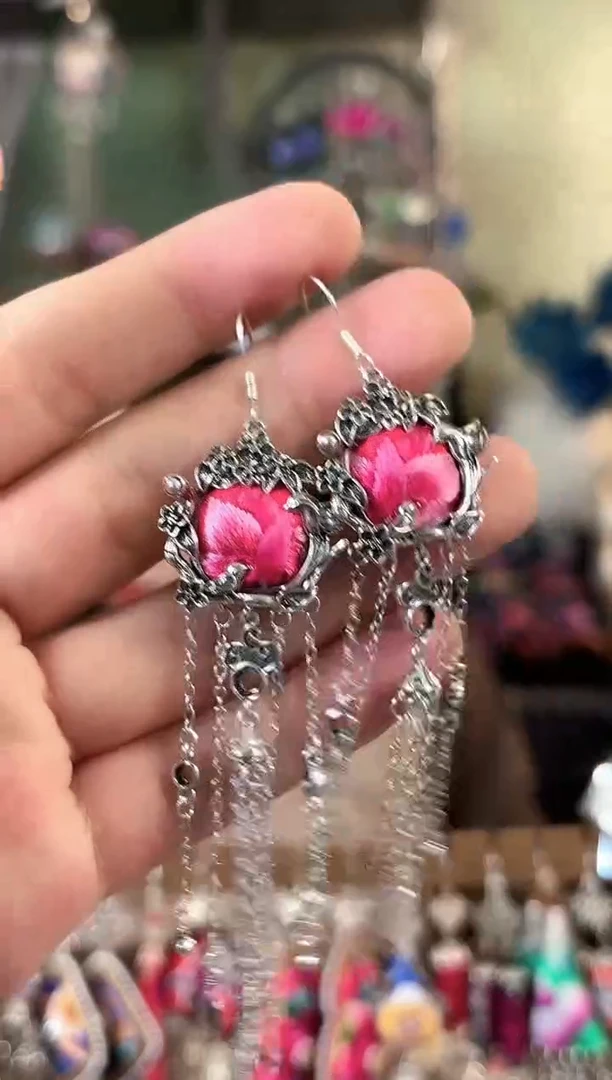 彩云南阁非遗老绣苗银饰品166