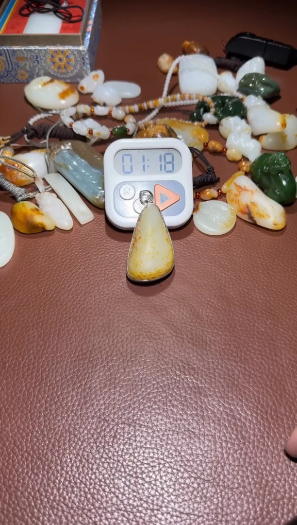 未镶嵌和田玉挂件暗**阳和田玉