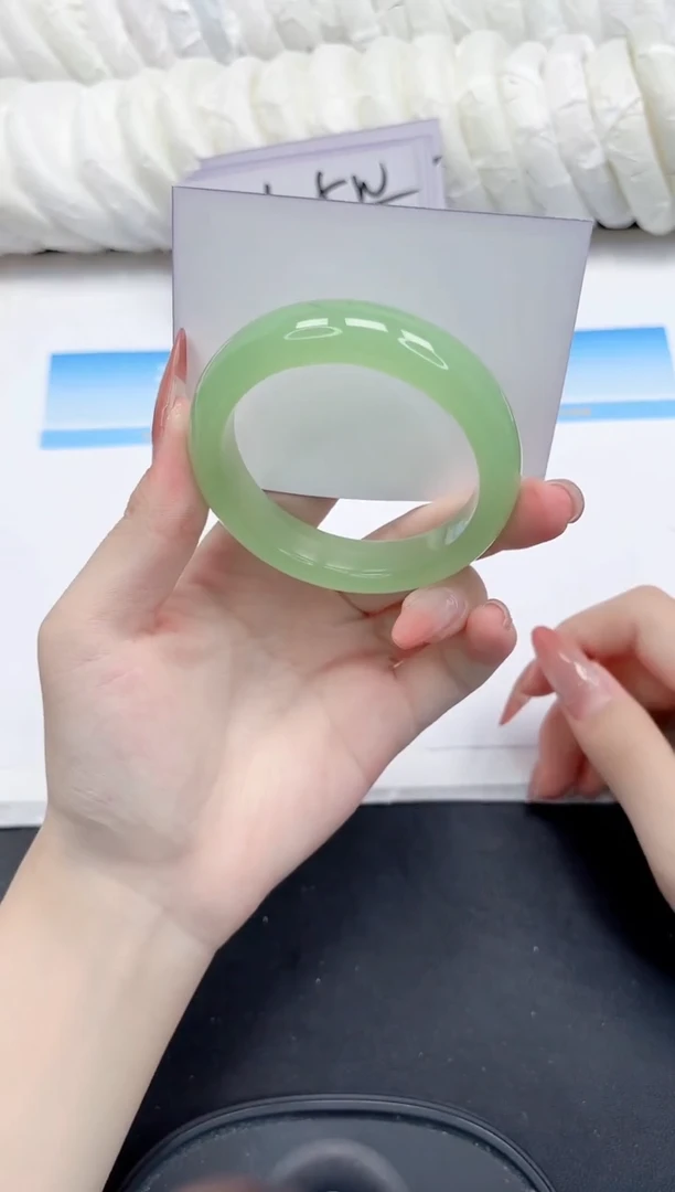 石英质玉手镯未镶嵌65-60