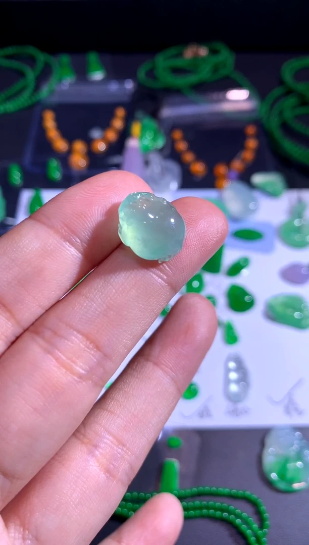 颈饰未镶嵌翡翠金蟾