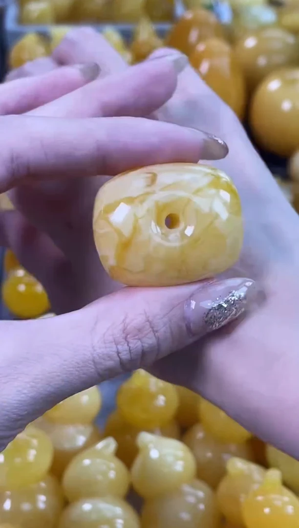 裸石琥珀未镶嵌J66