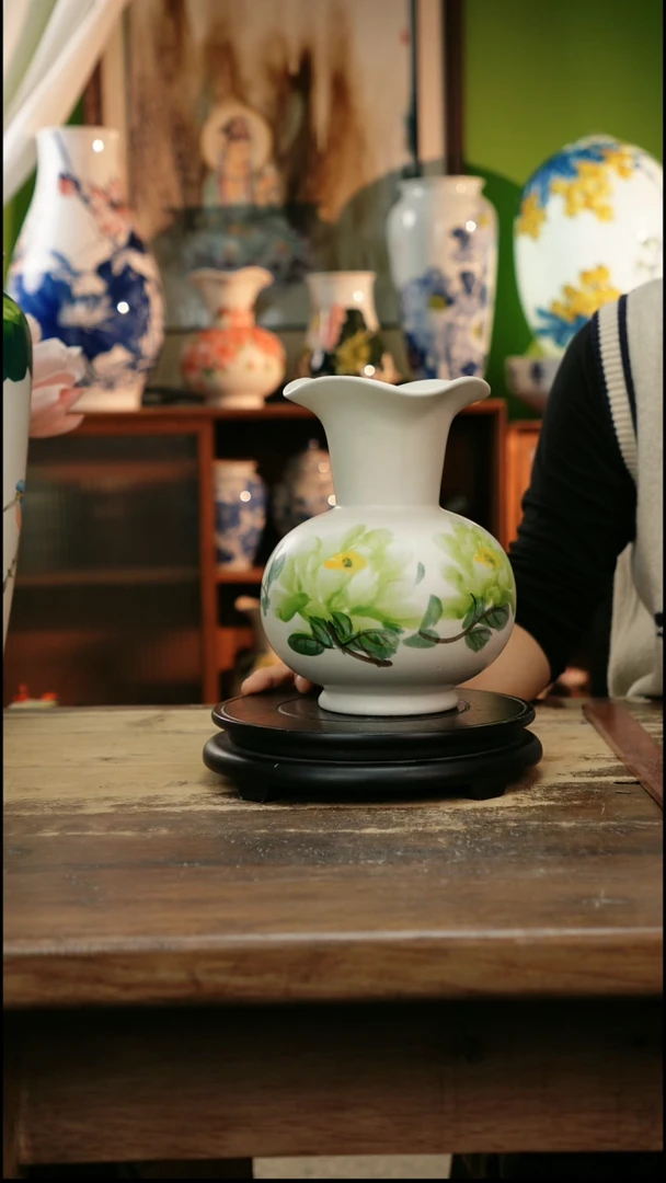 摆件 景德镇纯手工釉下彩精品花瓶