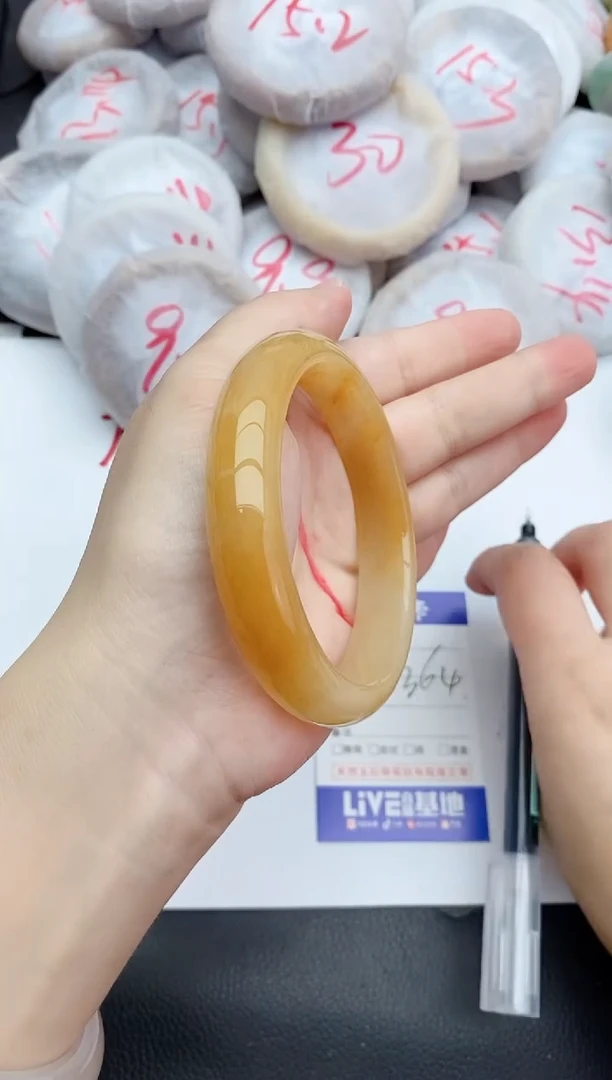 未镶嵌手镯石英质玉26+63/64