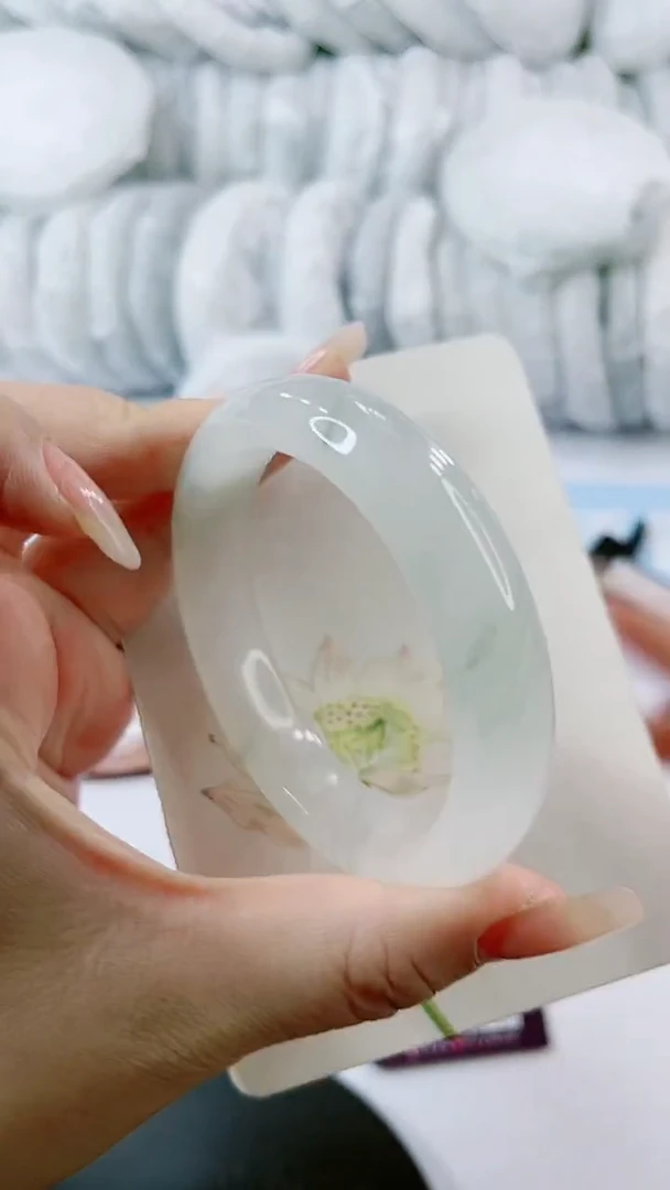 【闪购商品】石英质玉手镯未镶嵌0347087988-多样性发货