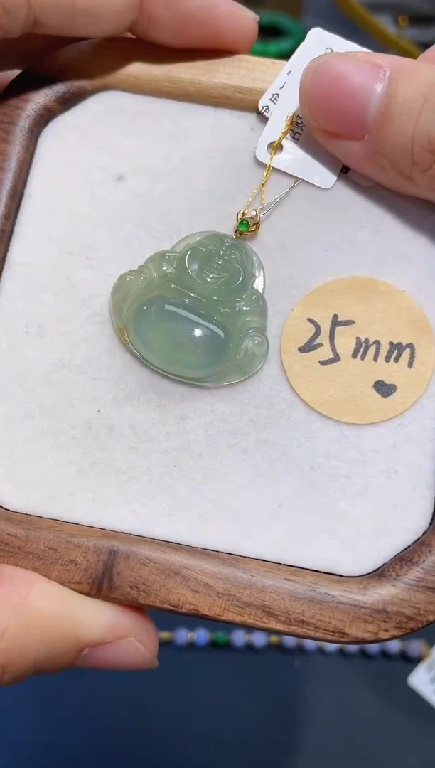 颈饰18K金镶嵌翡翠佛公