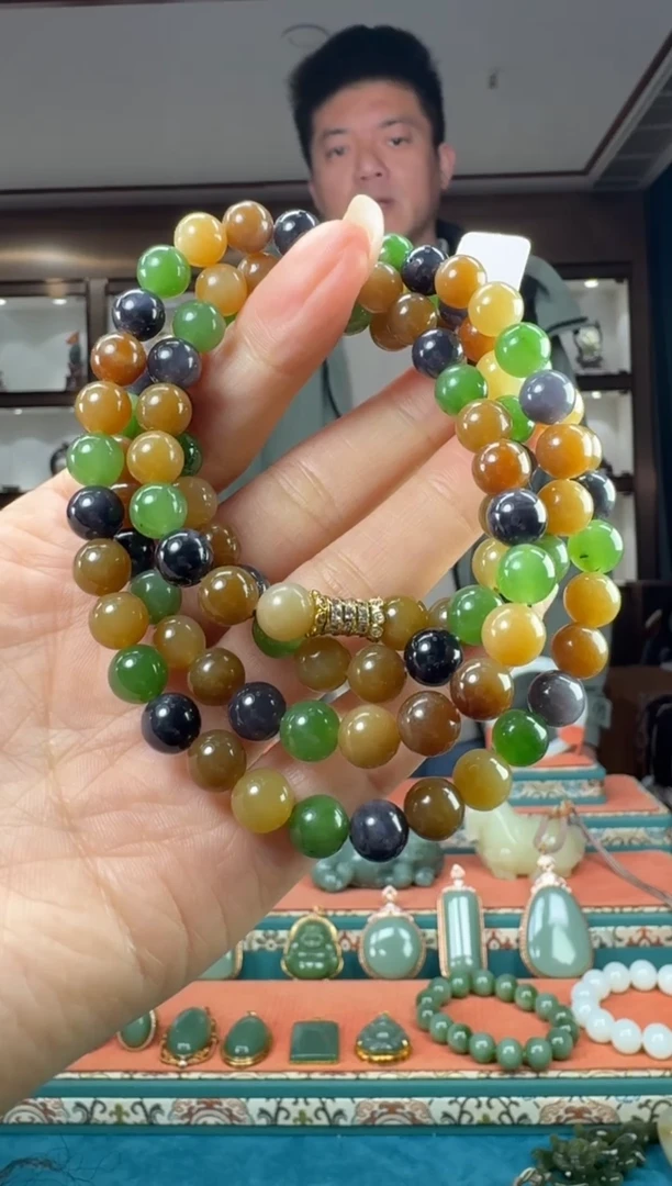 颈饰未镶嵌和田玉佩佩