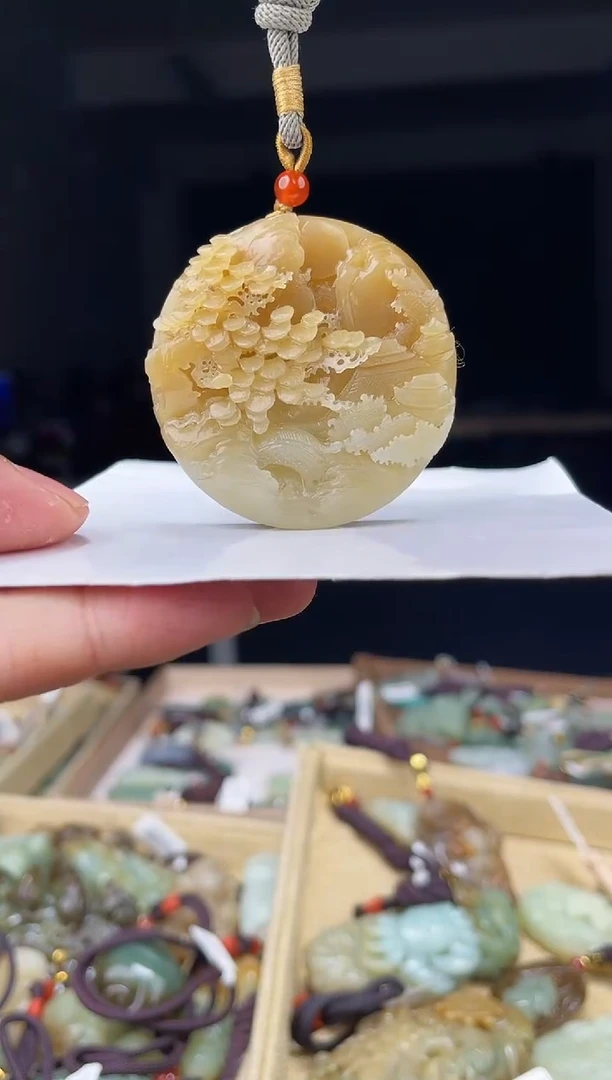 颈饰未镶嵌和田玉1
