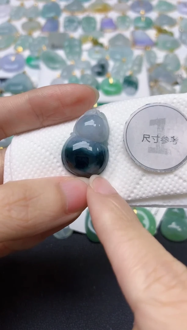 翡翠未镶嵌颈饰天然缅甸A货翡翠