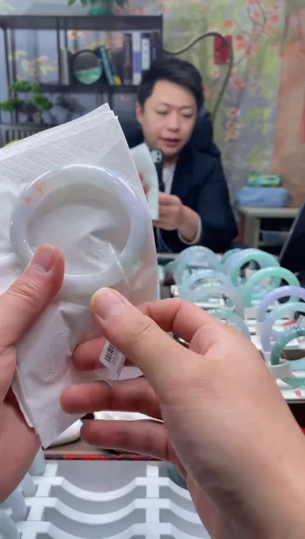 未镶嵌手镯翡翠6112******