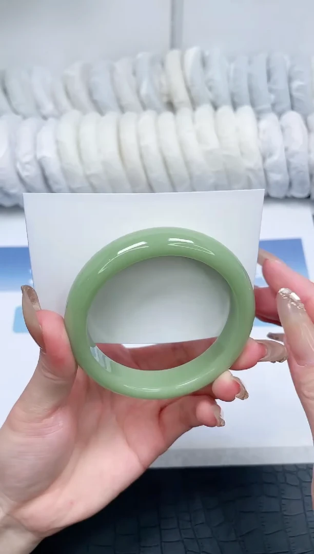 【闪购商品】石英质玉手镯未镶嵌Q29-60