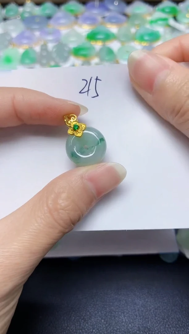 翡翠未镶嵌颈饰天然缅甸翡翠A货