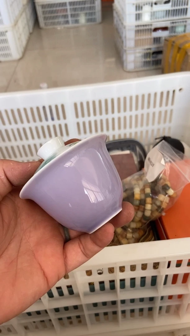 摄影的产品有使用过的痕迹有点脏介意勿拍
