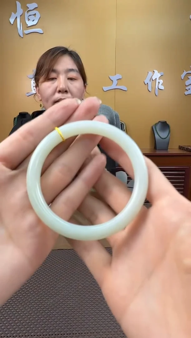 颈饰未镶嵌和田玉手镯58