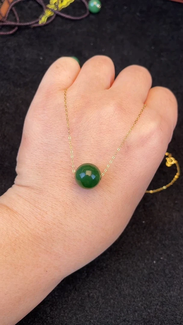 颈饰18K金镶嵌和田玉卡12单珠