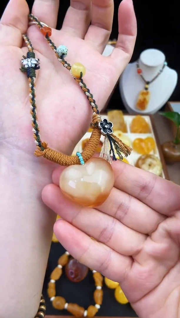 琥珀未镶嵌珠宝奇石柒月