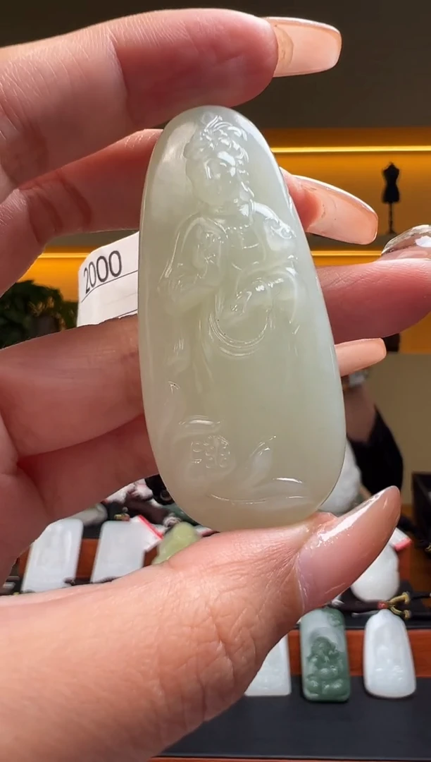 颈饰未镶嵌和田玉2000