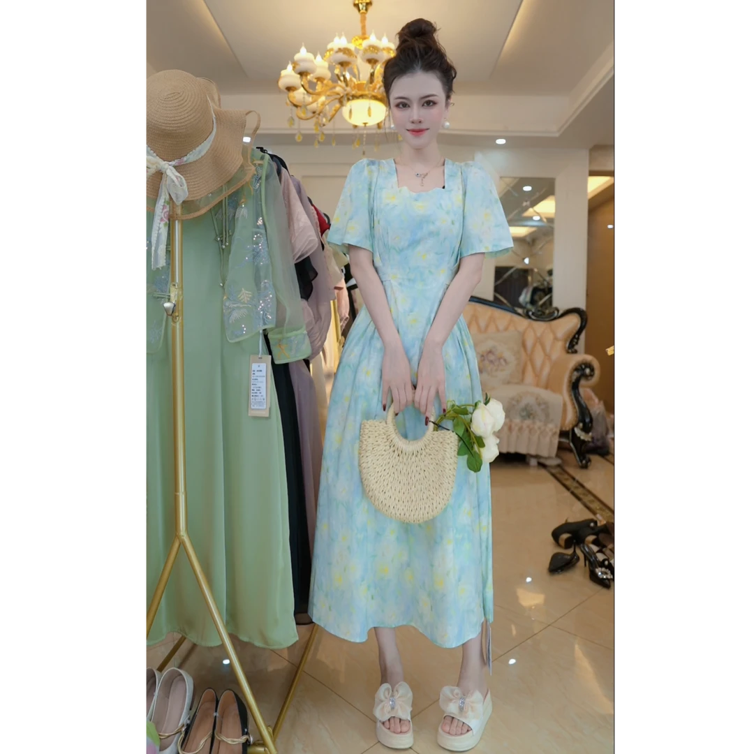 油画碎花连衣裙2025夏季显瘦气质方领初恋裙子D5081