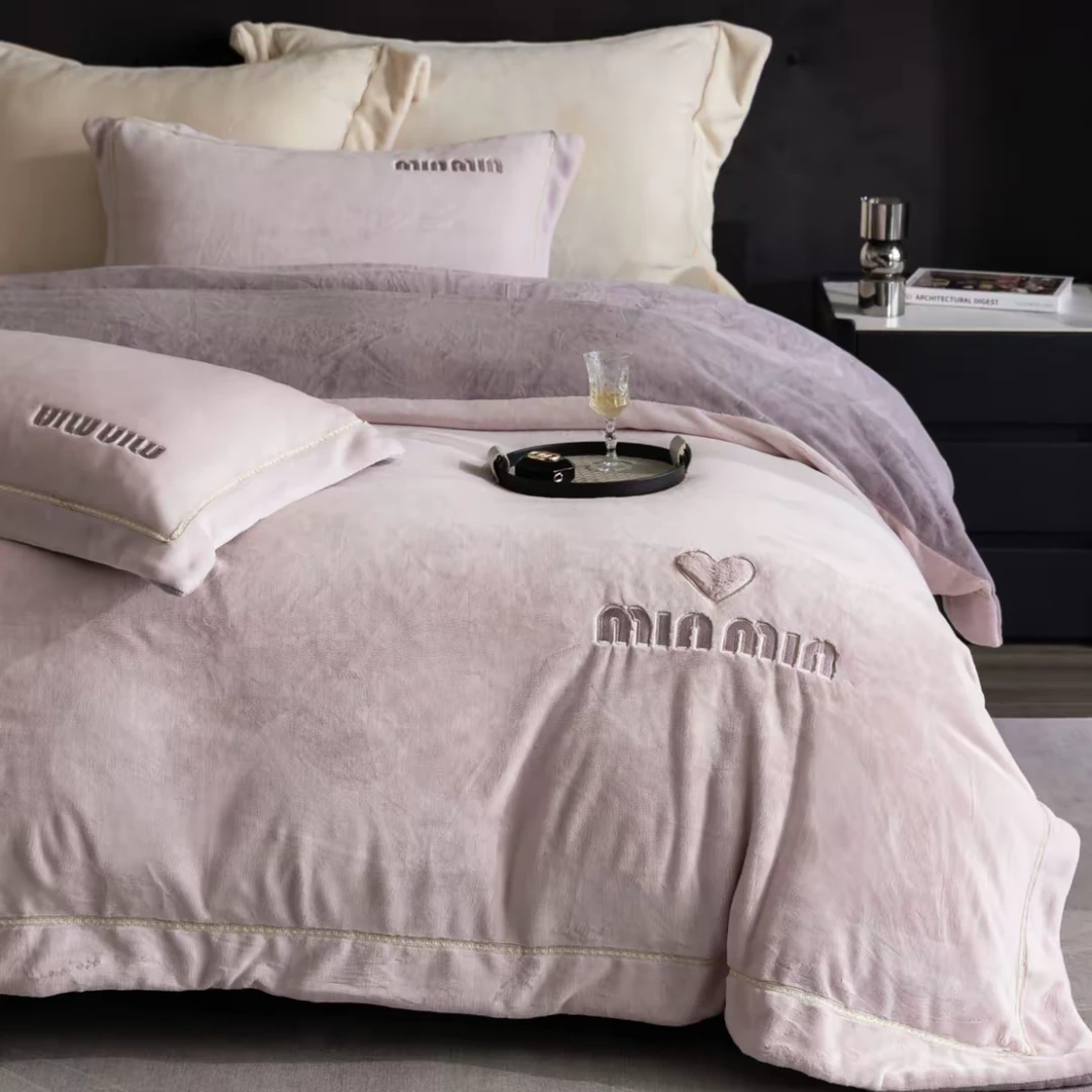 【沐梵家居】A类高克重240克牛奶棉绒！轻奢刺绣款四件套—简爱