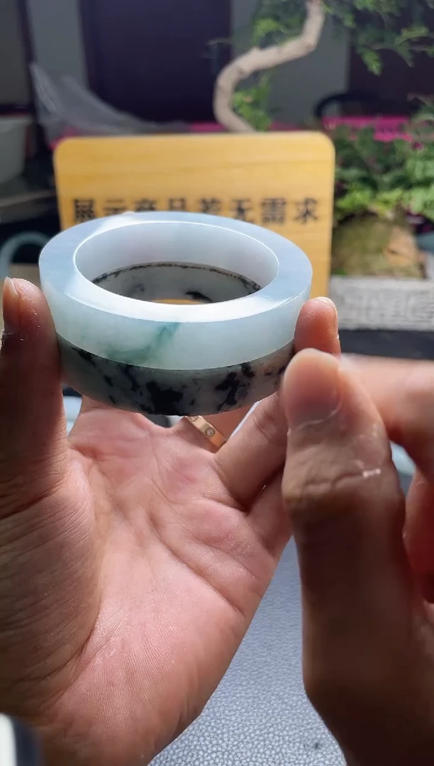 定制翡翠手镯未镶嵌陈*晃发一件