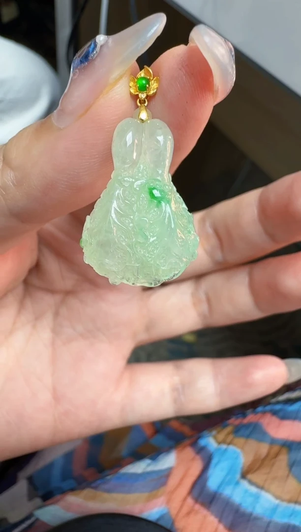 翡翠18K金镶嵌吊坠(不含链)缅甸A货翡翠