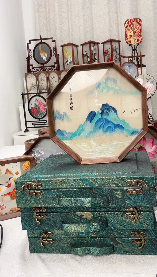 扇子苏绣作品手工摆台