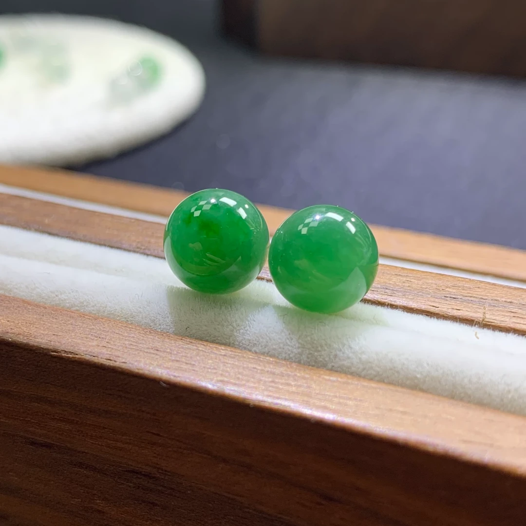 【宝珠翡翠】天然缅甸翡翠A货 卡9.9mm绿单珠 多样性发货 发其一