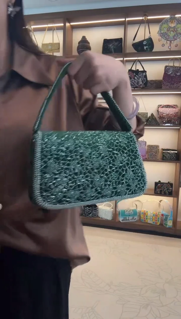 织物百格汇手工串珠包
