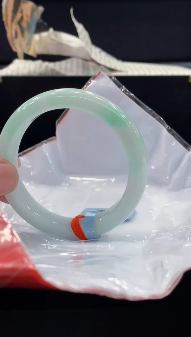 未镶嵌手镯翡翠翡翠手镯