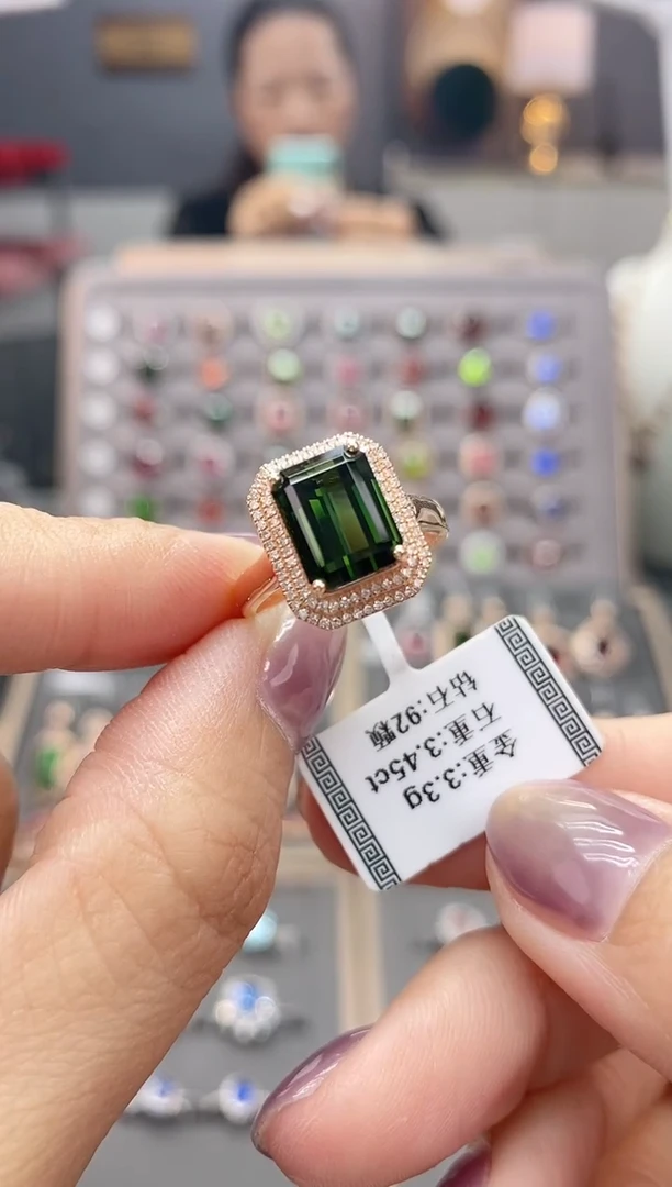 18K金镶嵌戒指碧玺3.45
