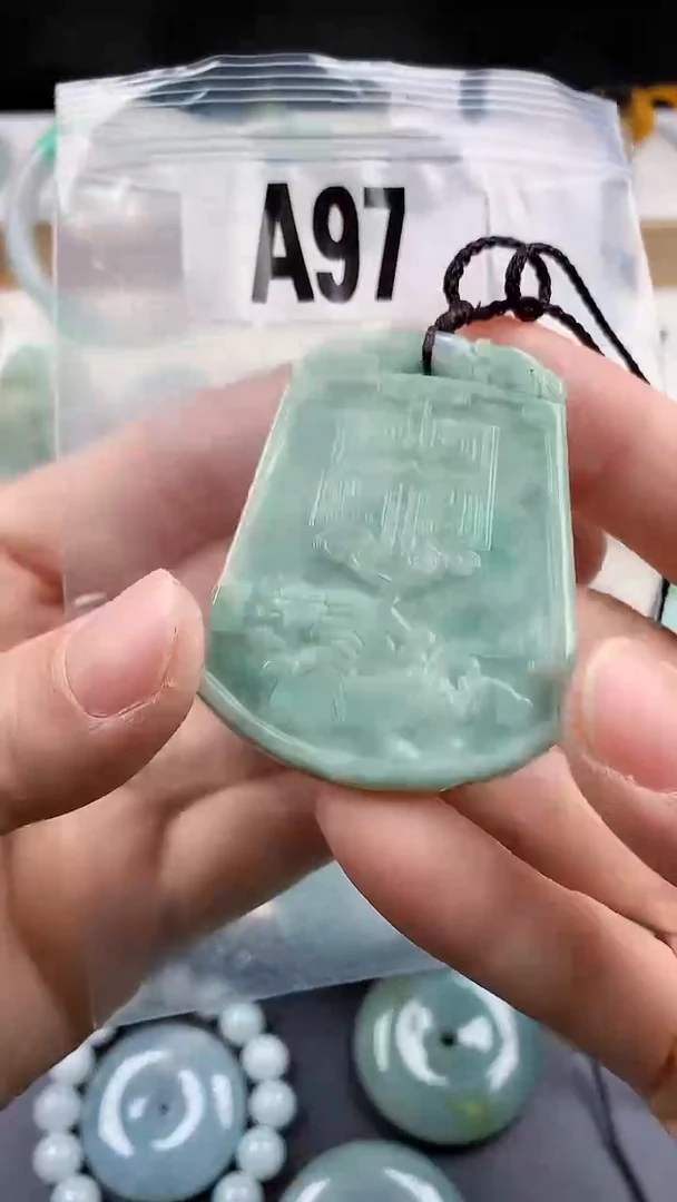 颈饰未镶嵌翡翠天然翡翠吊坠挂件